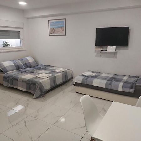 Apartmani Anastasia With Pool, Novalja Zewnętrze zdjęcie