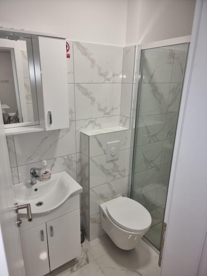 Apartmani Anastasia With Pool, Novalja Zewnętrze zdjęcie