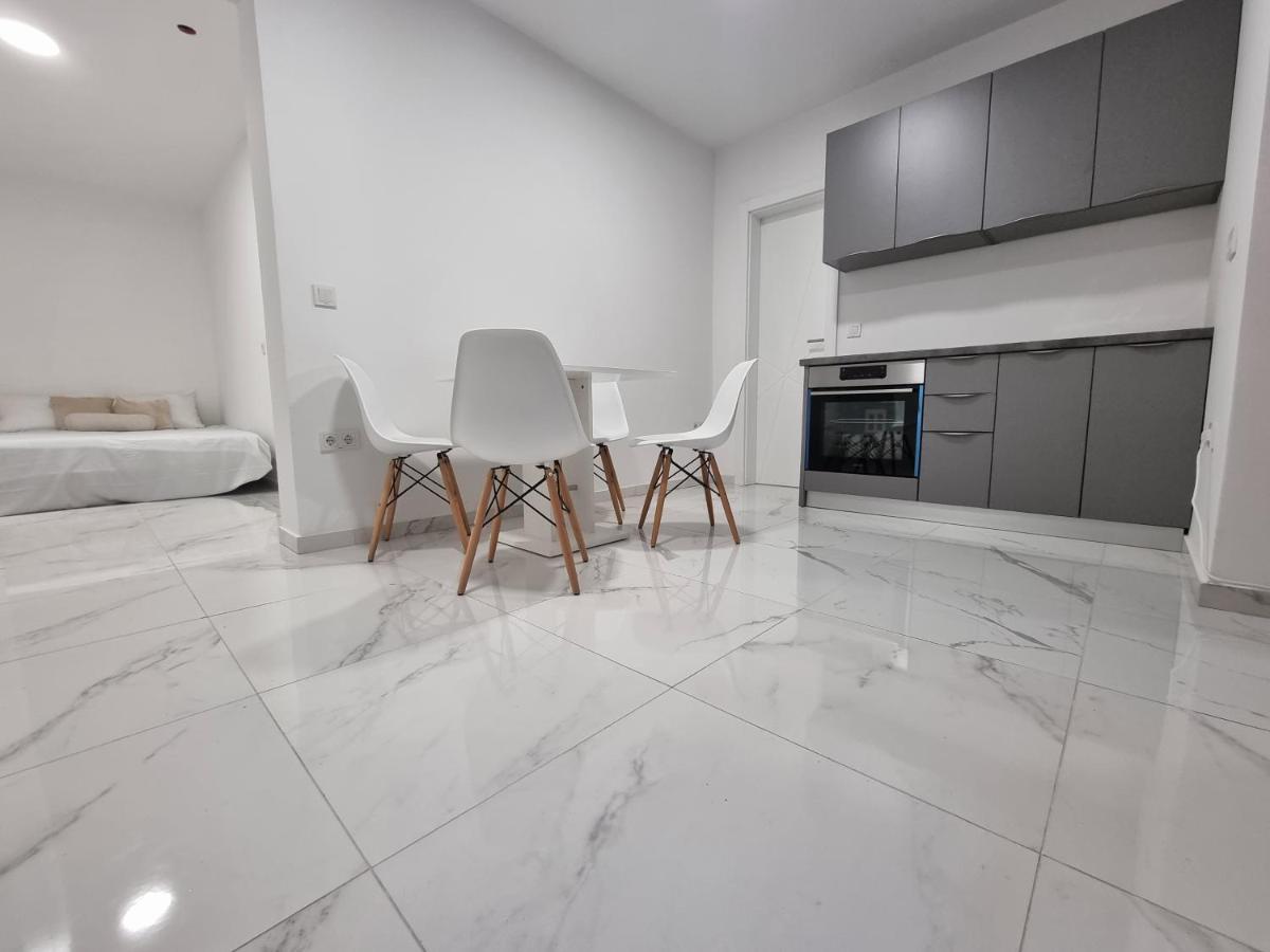 Apartmani Anastasia With Pool, Novalja Zewnętrze zdjęcie
